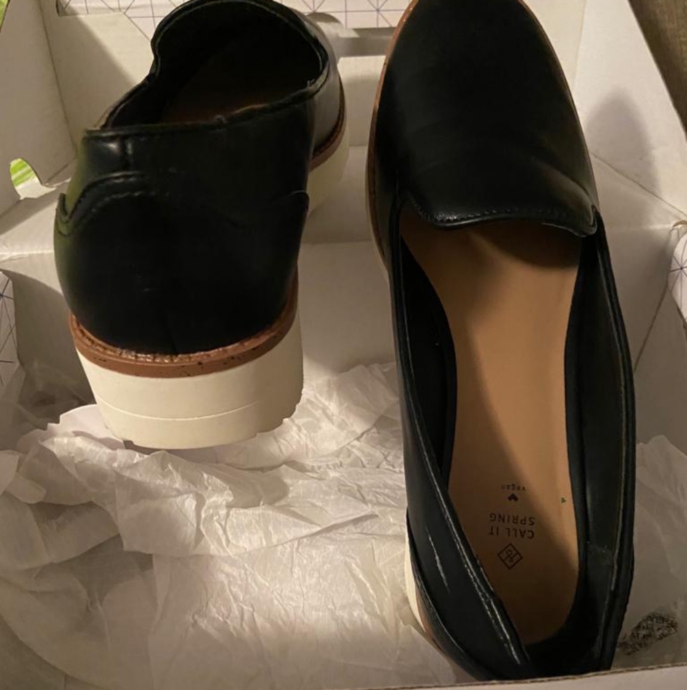 Call it Spring flats. Black and white color with a hint of beige.